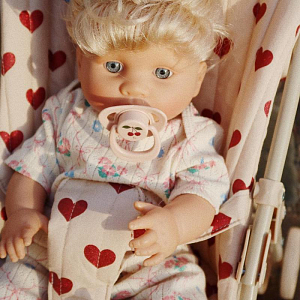 Прогулочная коляска для кукол Konges Slojd "Minnie Amour Rouge", миллион сердец